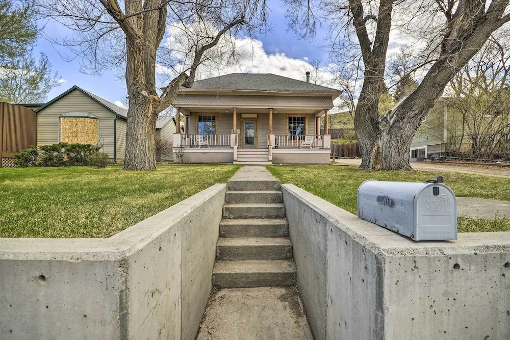 Pet-friendly Cody Home - Walk to Main Street!