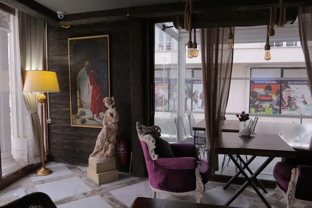 La Rossa Boutique Hotel