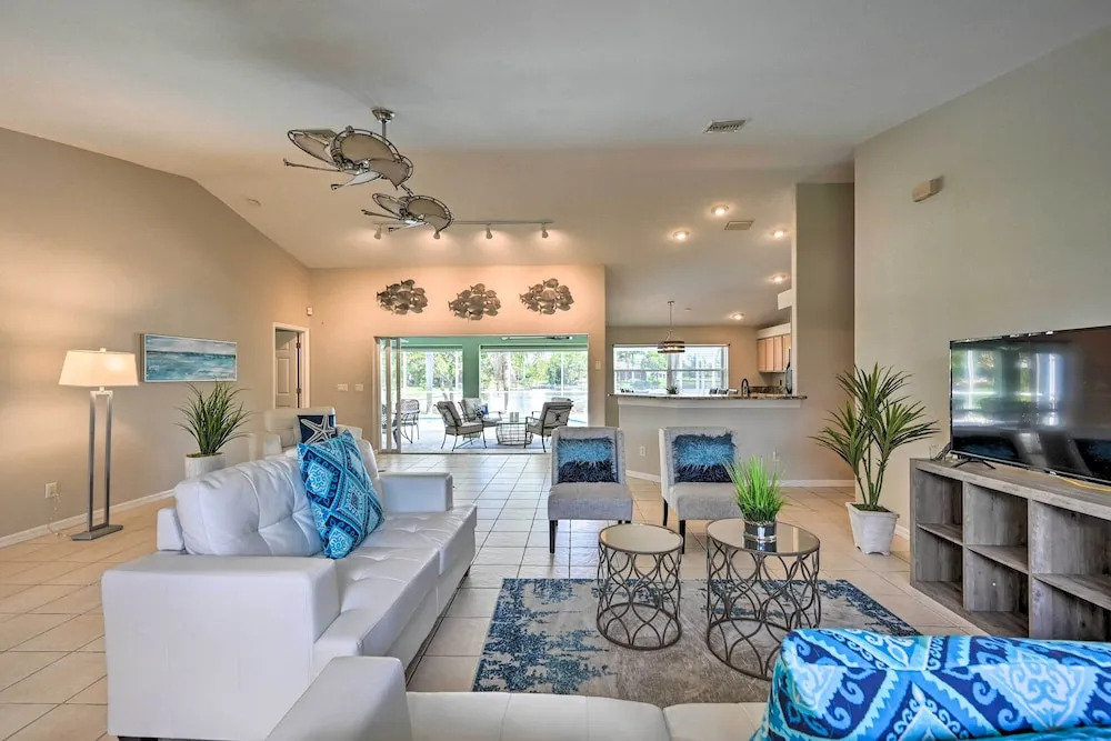 Dog-friendly Escape w/ Dock & Kayaks in Cape Coral