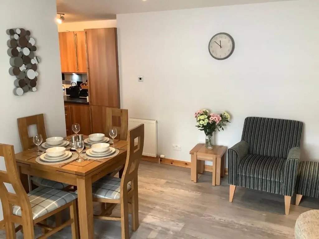 37 Farraline Court, City Centre apartment