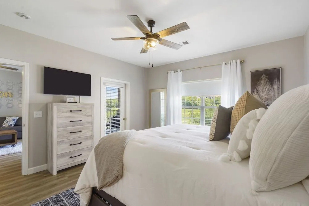 The Branson Experience - Balcony w/ Golf Views