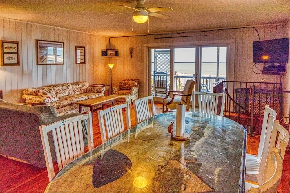 Oceanside - 4 Br Home
