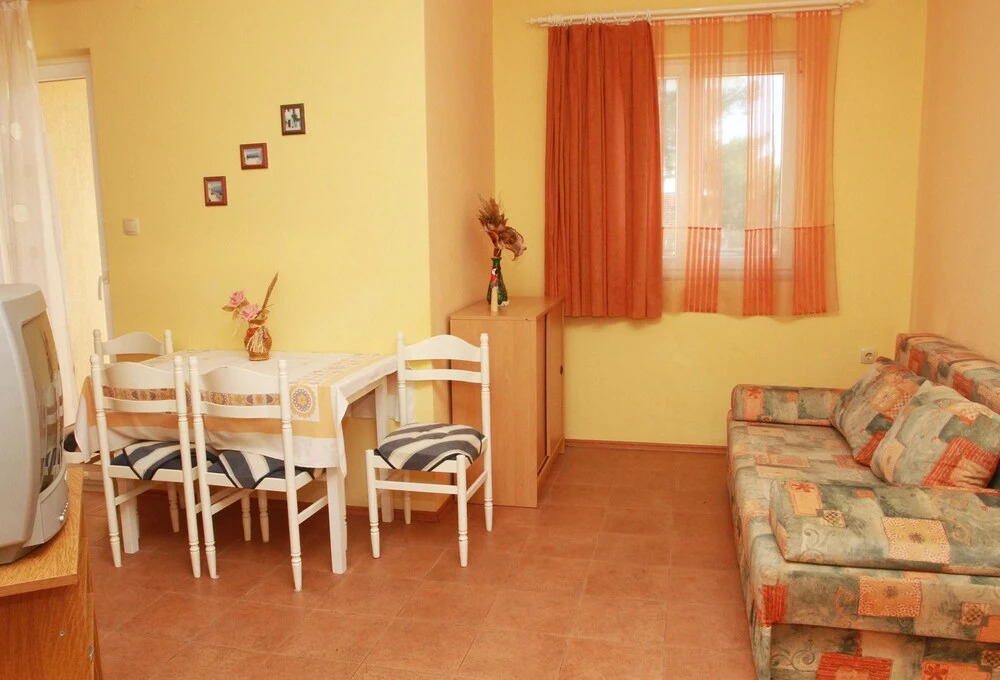 Apartment With one Bedroom in Okrug Gornji, With Enclosed Garden and W