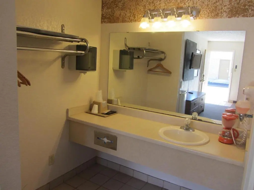 Hebbronville Executive Inn