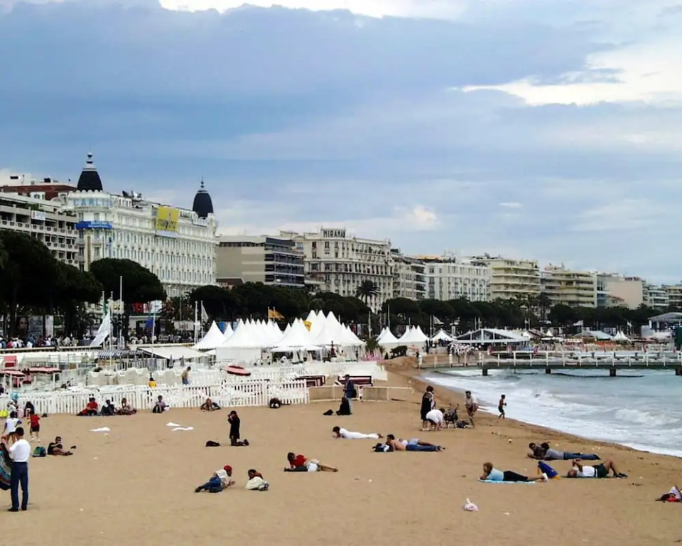 Apartment With one Bedroom in Cannes, With Wonderful sea View, Shared Pool, Furnished Terrace - 50 m From the Beach