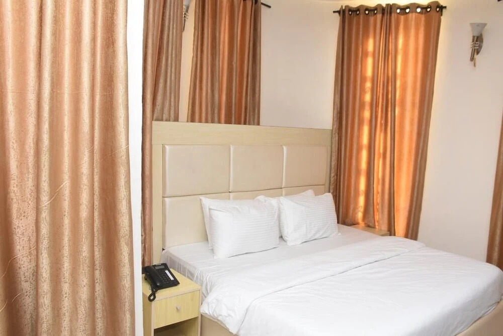 Carlisle Hotel