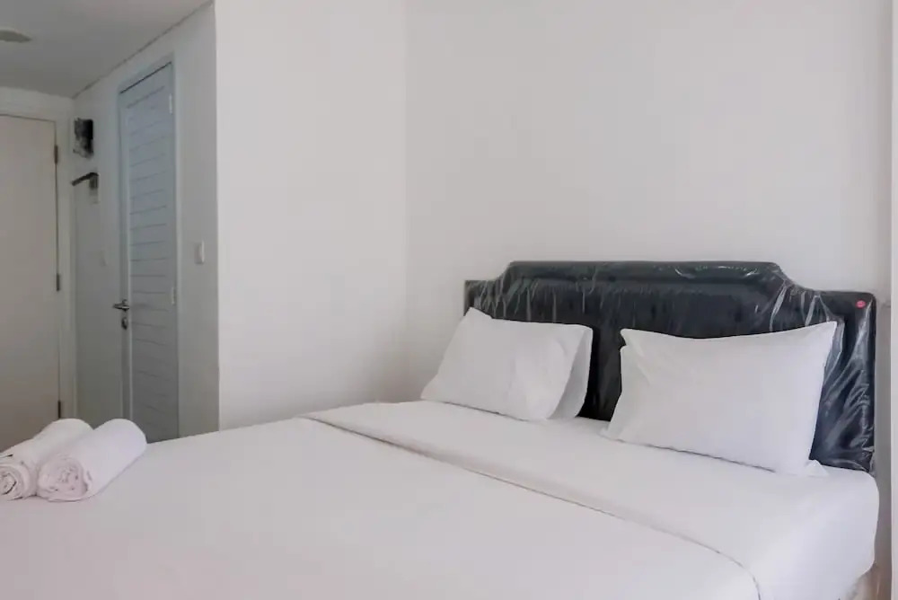Comfortable and Fully Furnished Studio at Poris 88 Apartment