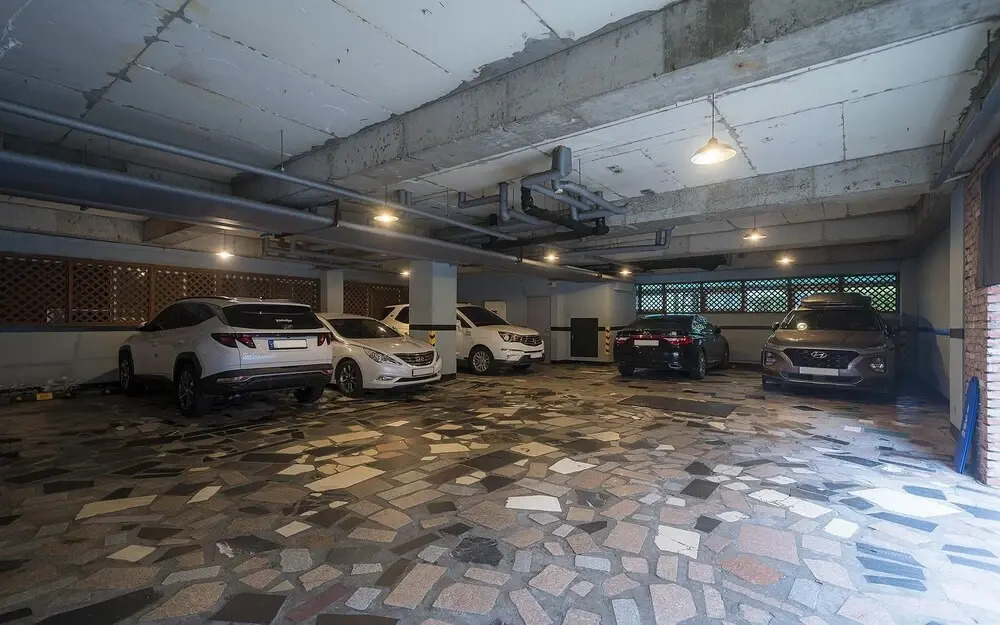 24 Block Hotel
