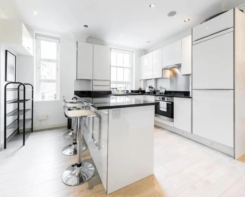 Central London Home by Oxford Street, 6 Guests