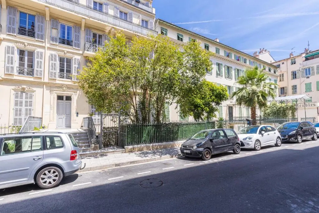 Luxury 3 Bdr Garden & Parking - Angels' Garden