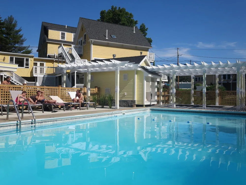 Admirals Inn Resort