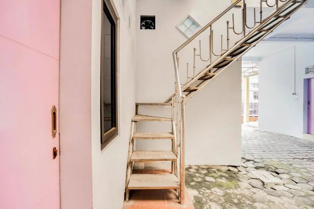 OYO Life 91626 Rr Kost Putri Syariah