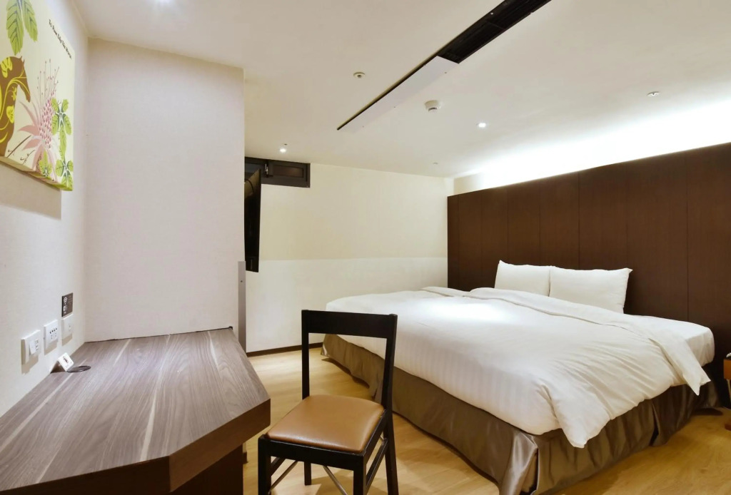 HOTEL HI- Chui-Yang