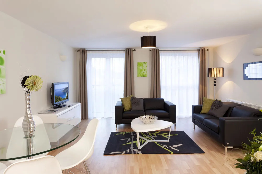 SACO Bracknell - Summer Place