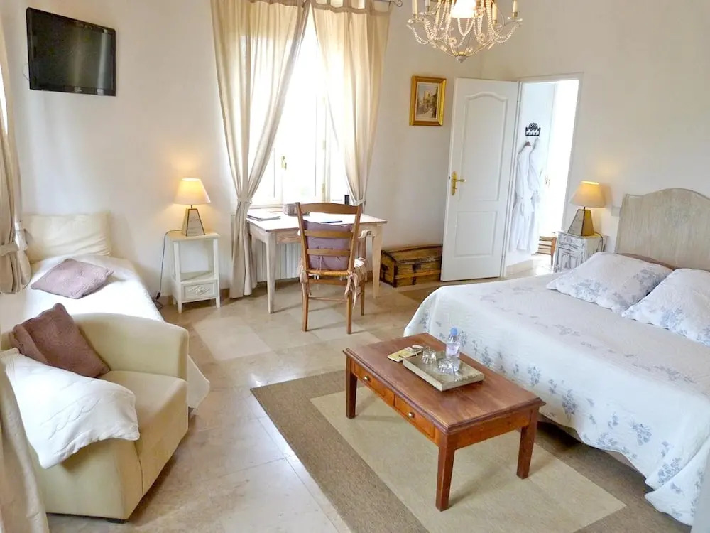 Mansion With 4 Bedrooms in LES Avenieres Veyrins Thuellin, With Wonderful Mountain View, Private Pool, Enclosed Garden