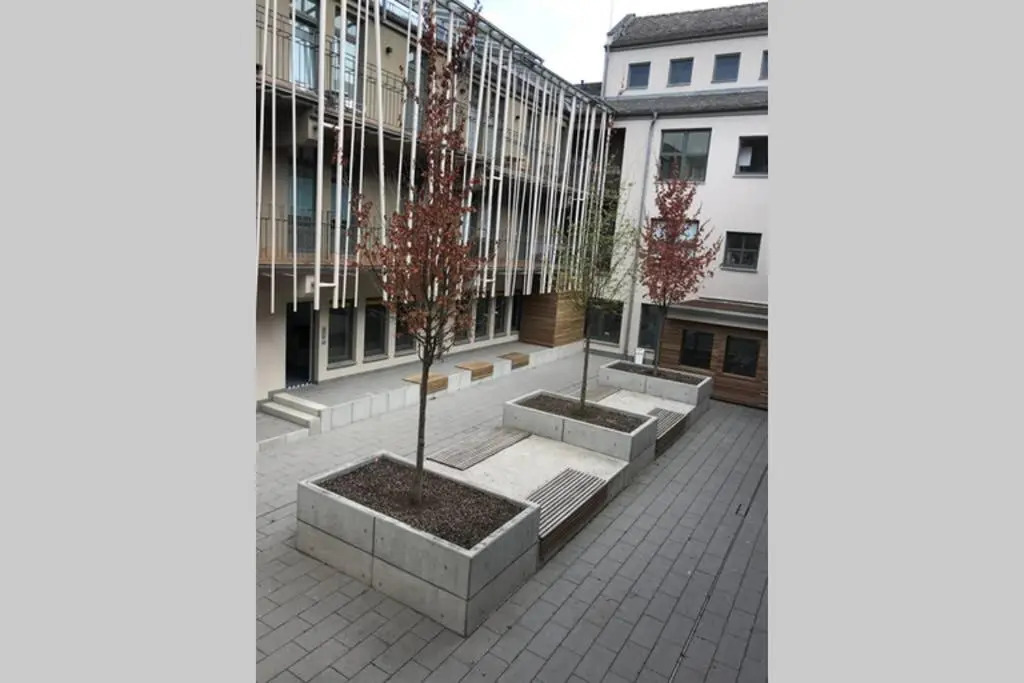 Central, Modern, Mit Großem Balkon Checkin123