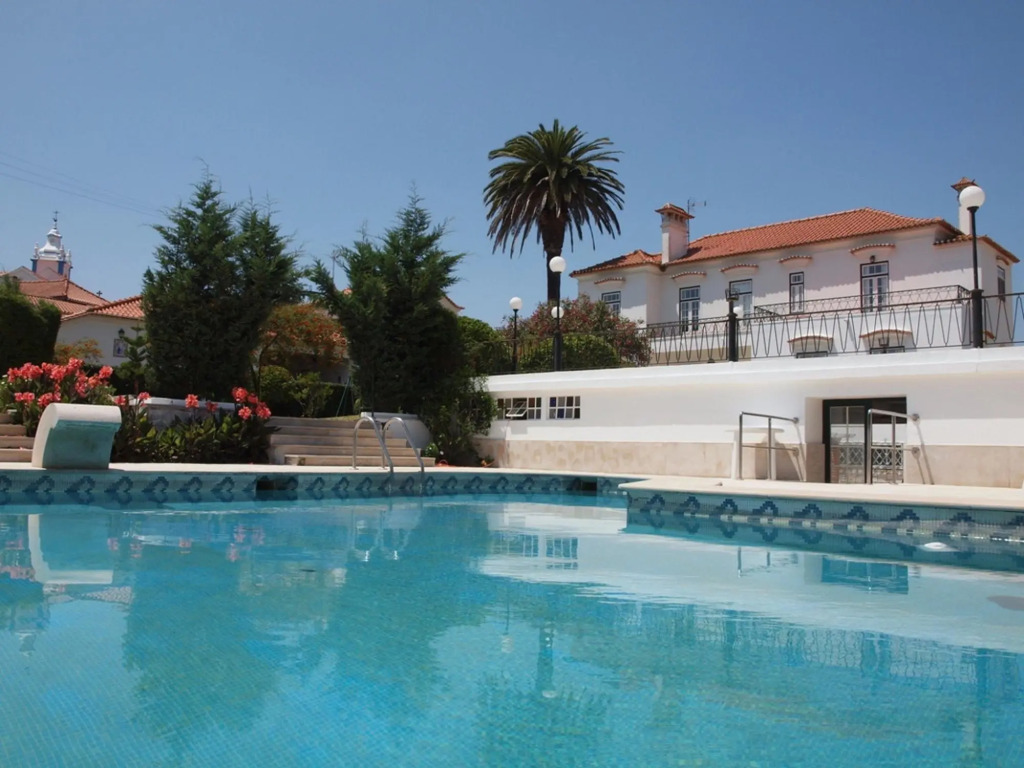 Sprawling Villa Near Alenquer