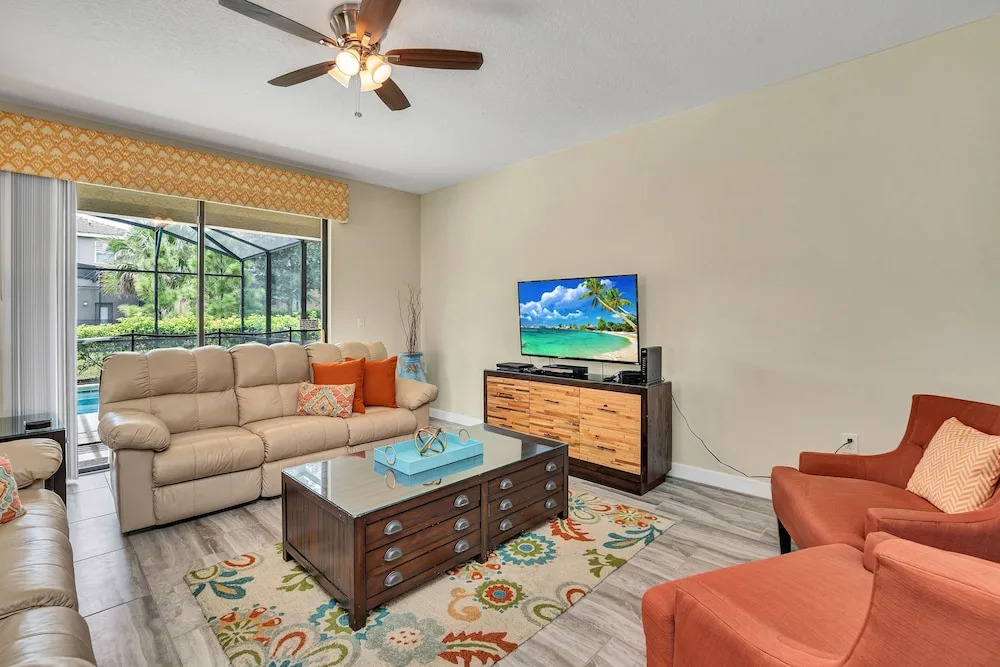 Vibrant and Lush Home, Spacious Pool Area With CDC Standards #6st440