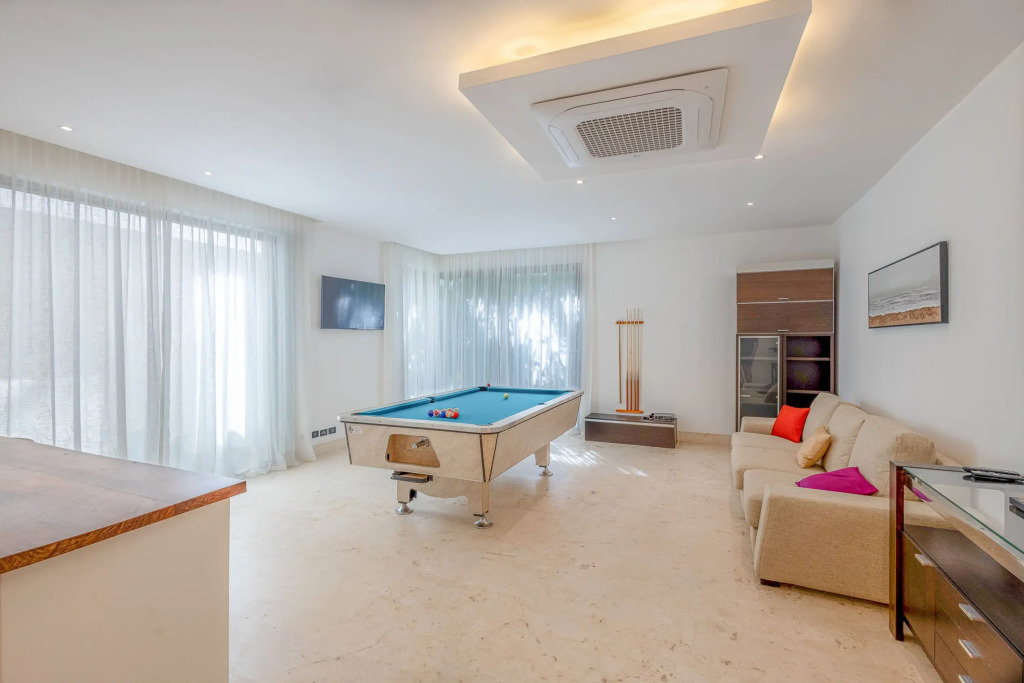 Luxury 9BR Beachfront Stunner With Private Pool