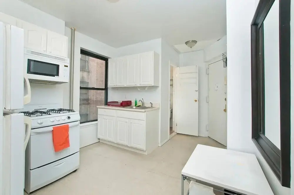 335 East #232477 2 Br Apts