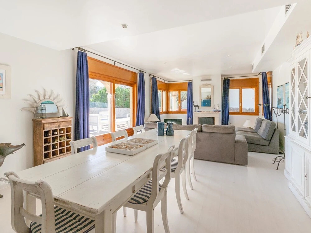 Detached Villa With Privated Pool Situated at the Seafront in Sant Pere Pescador