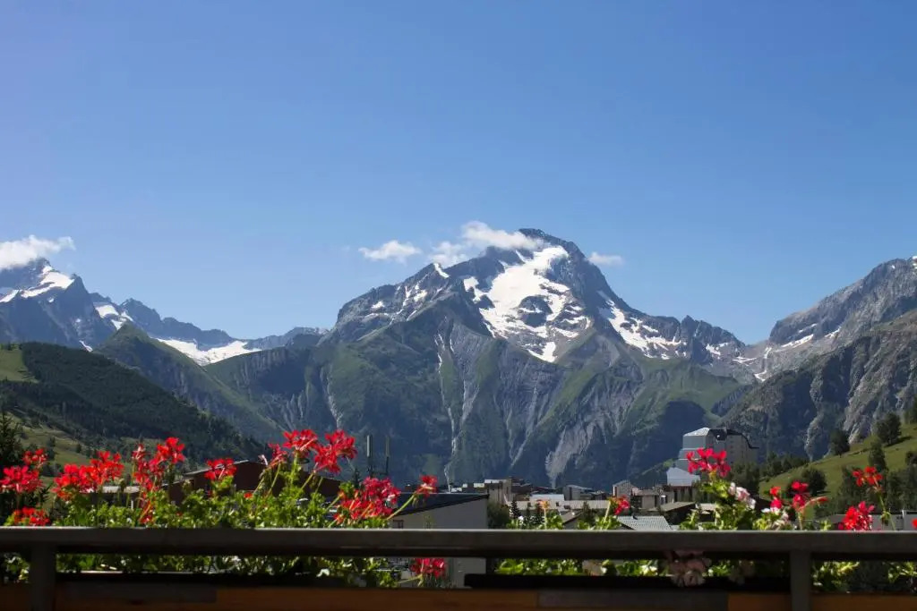 Hotel Adret