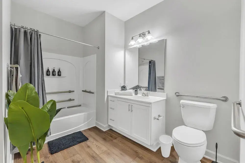 Upscale 1BR Suite to Downtown Raleigh
