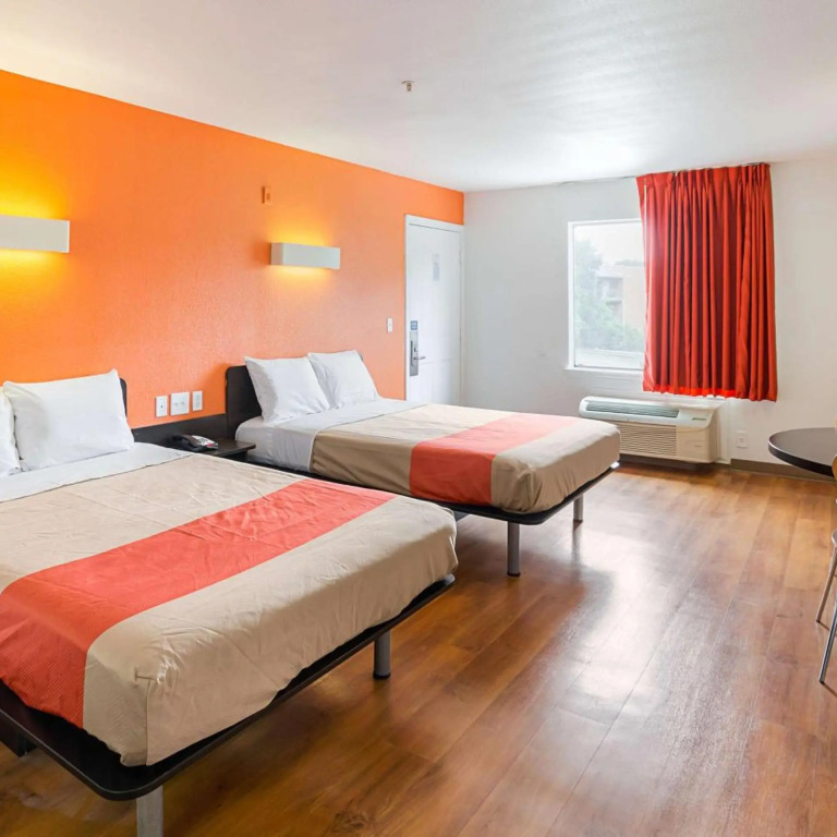 Motel 6 Grand Prairie, TX - Near Six Flags Drive