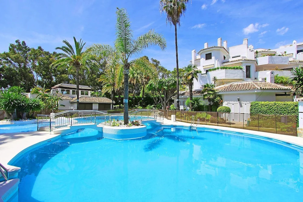 1098 Beachront Modern Duplex Penthouse Roof Terrace 3 Pools