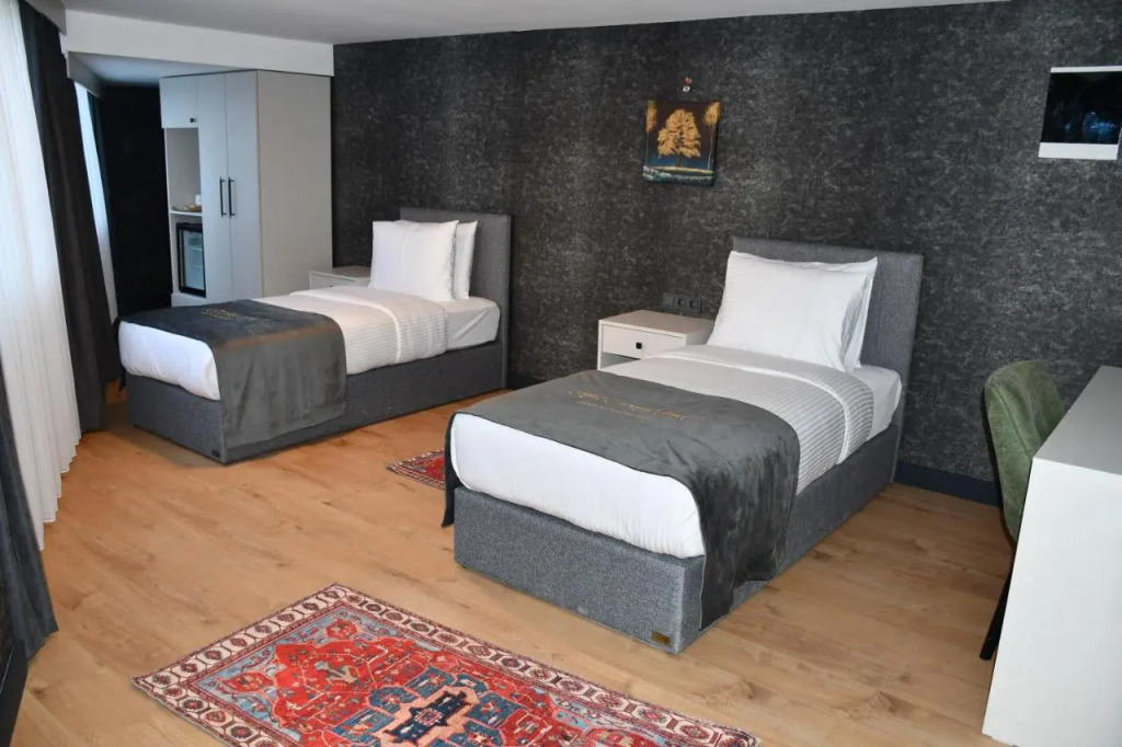 Hmz LUXURY HOTEL