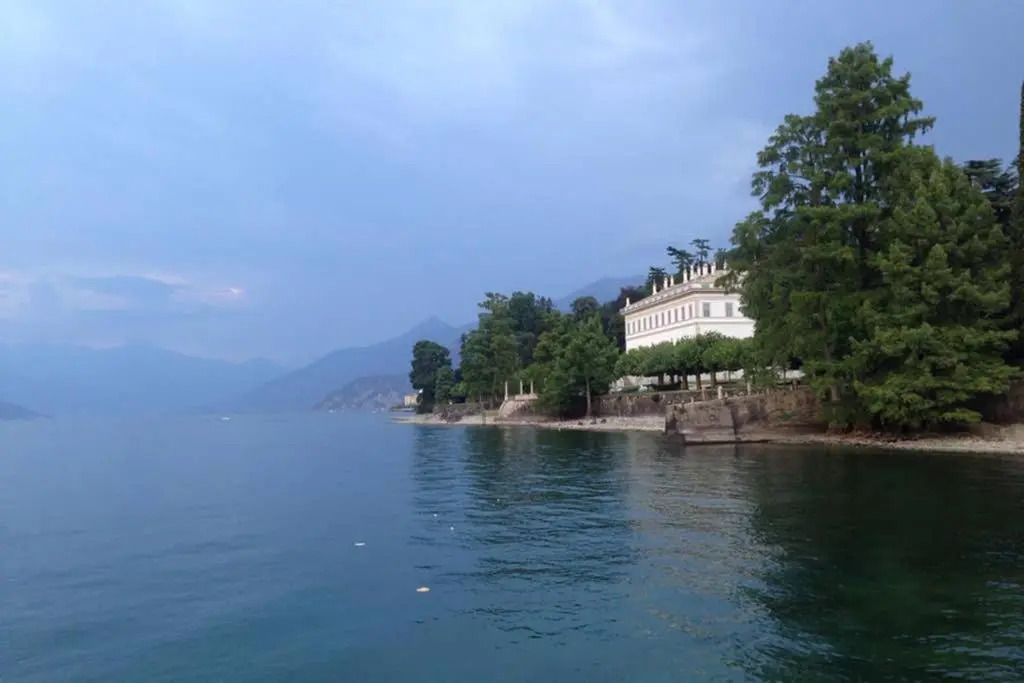 BELLAGIO LAKESHORE NEST