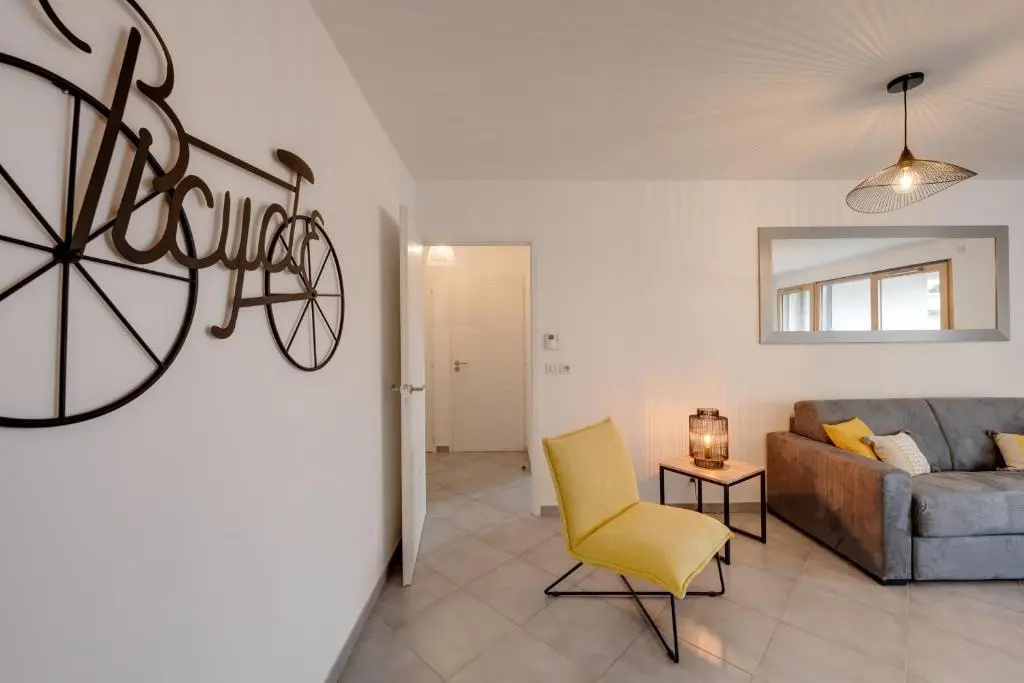 L'Art de Ville - 2 bedroom near the city center terrace and garage