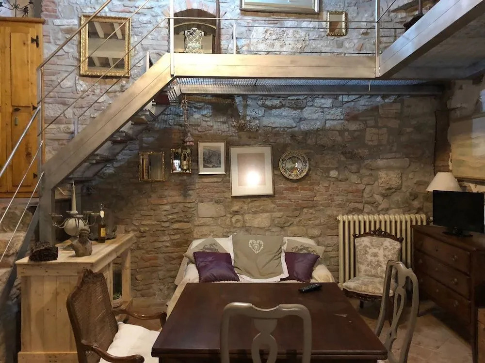 Romantica Todi