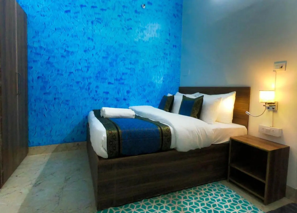 Live Free Hostel Varanasi