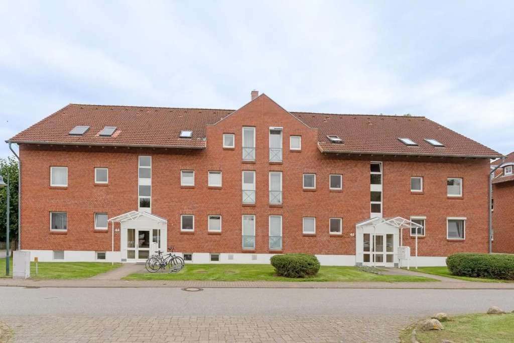 Ferienwohnung Deichblick mit Terrasse m Kaiserhof 1