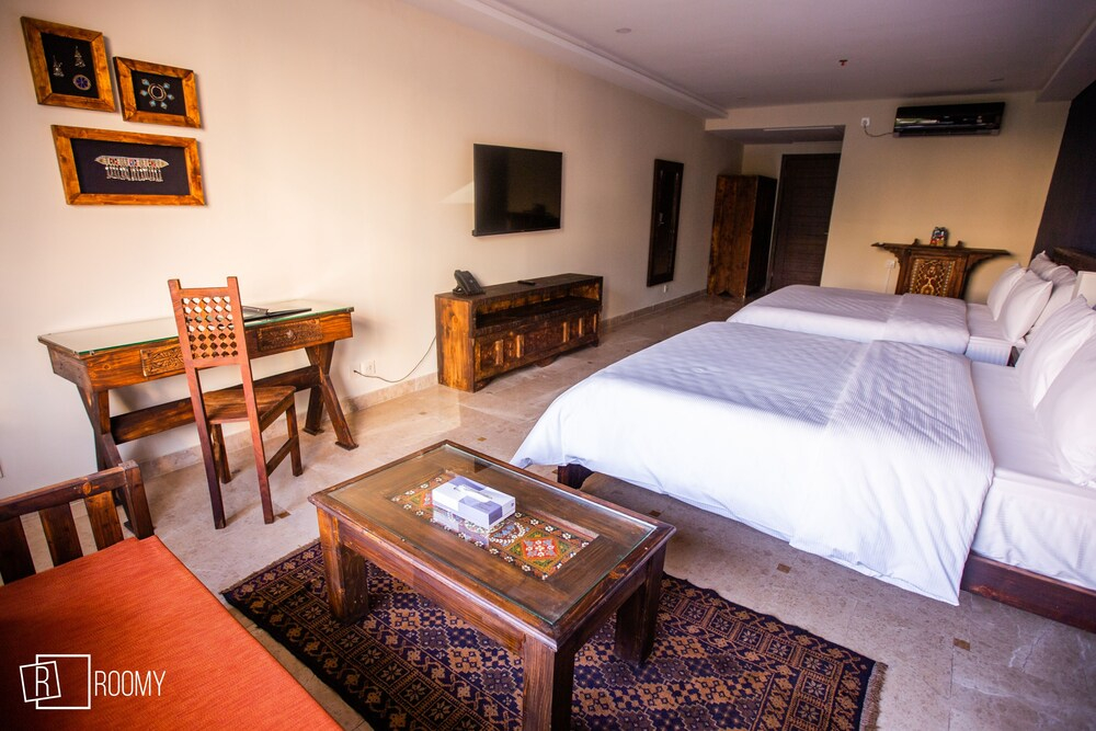 Roomy Signature Hotel