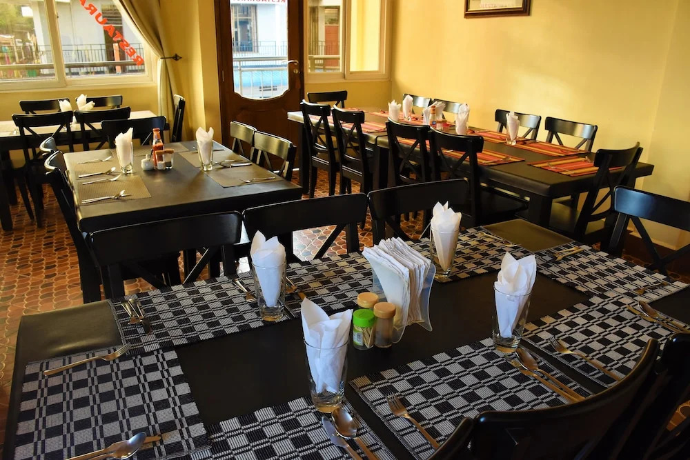 Club Rose Bay Hotel