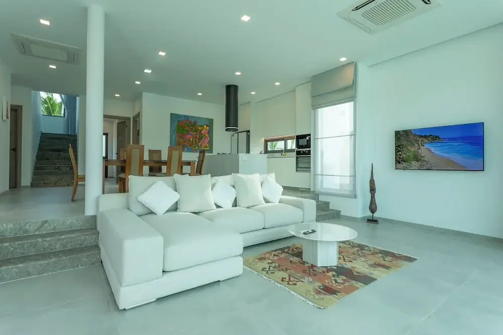 3BR Villa Hill Views Saltwater Pool V133