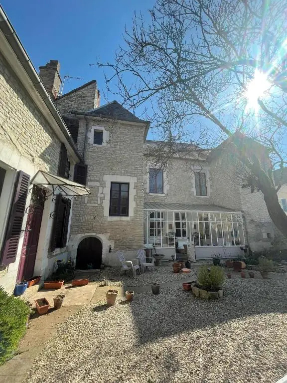 LEscapade Place Voltaire