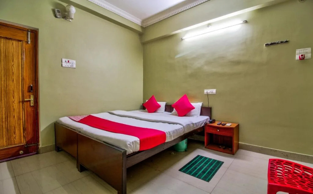 OYO 22434 Hotel Royal Arya
