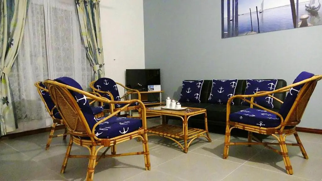 2 bedrooms appartement with sea view balcony and wifi at Flic en Flac