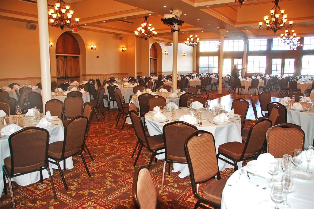 Historic Plaza Hotel