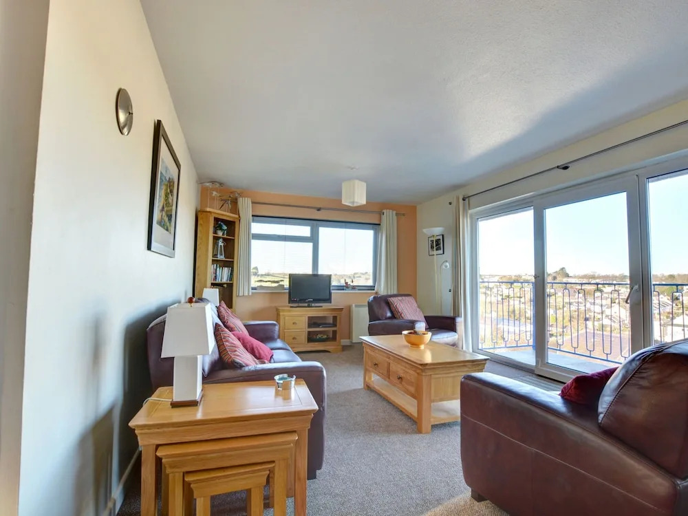 Peaceful Holiday Home in Saundersfoot With Balcony