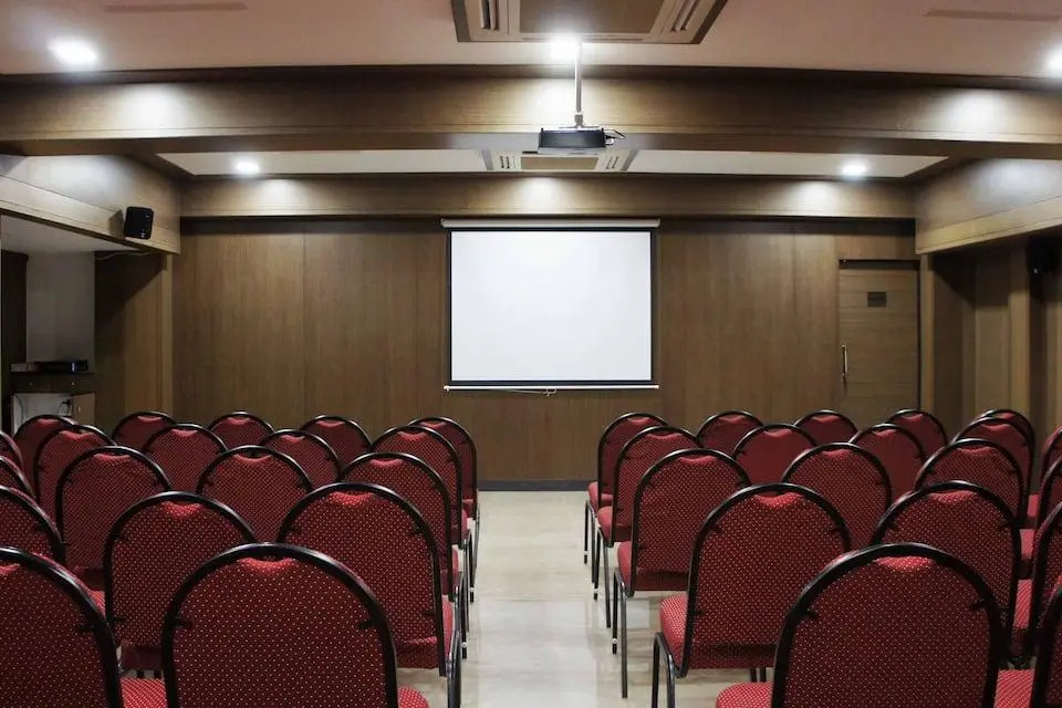 Hotel Raj Towers