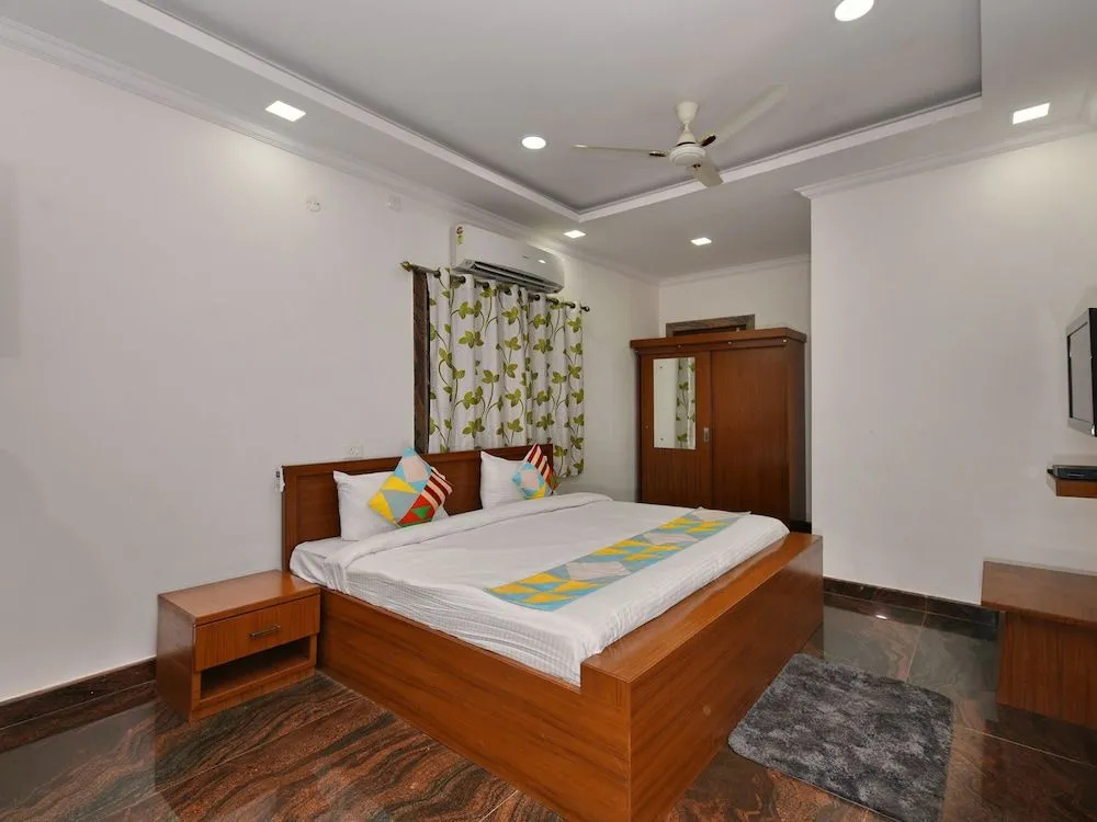 OYO 16966 Home Elegant Studio LPK Waterfront