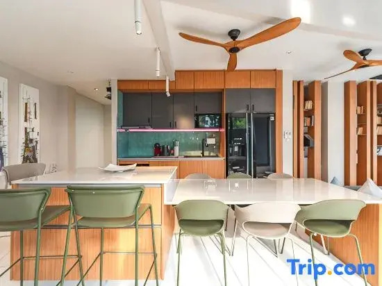 *3BrVilla with Rooftop, Pool and Sea View V160