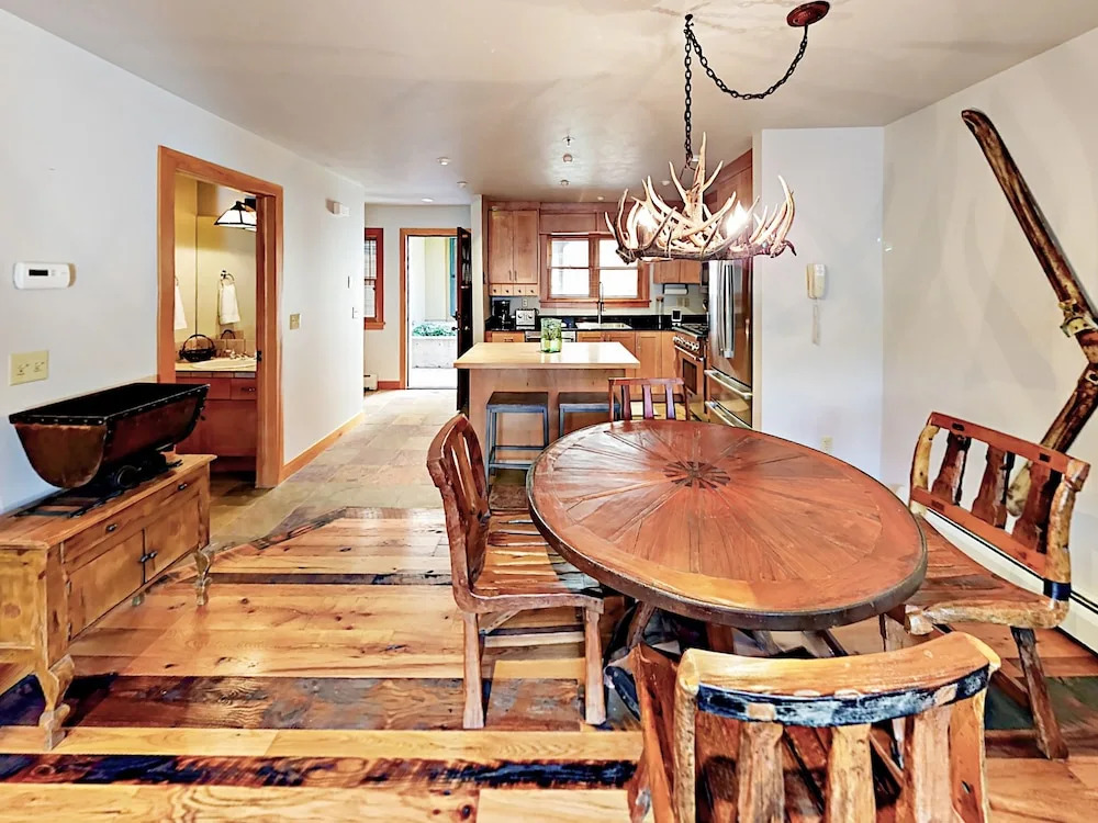 Deer Valley Condo #11 2 Bedrooms 2.5 Bathrooms Condo