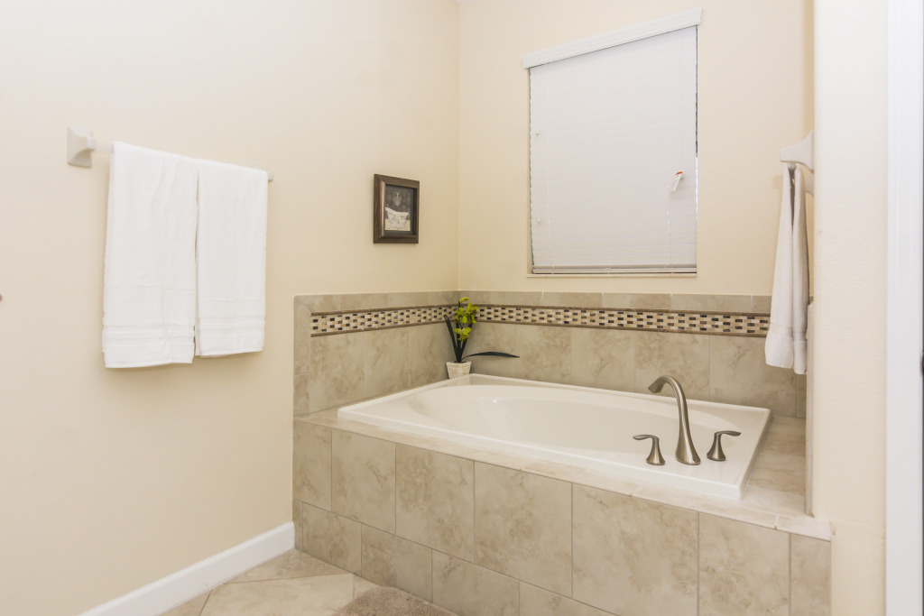 Deluxe 7Bd with Pool Close to Disney   CG 1406