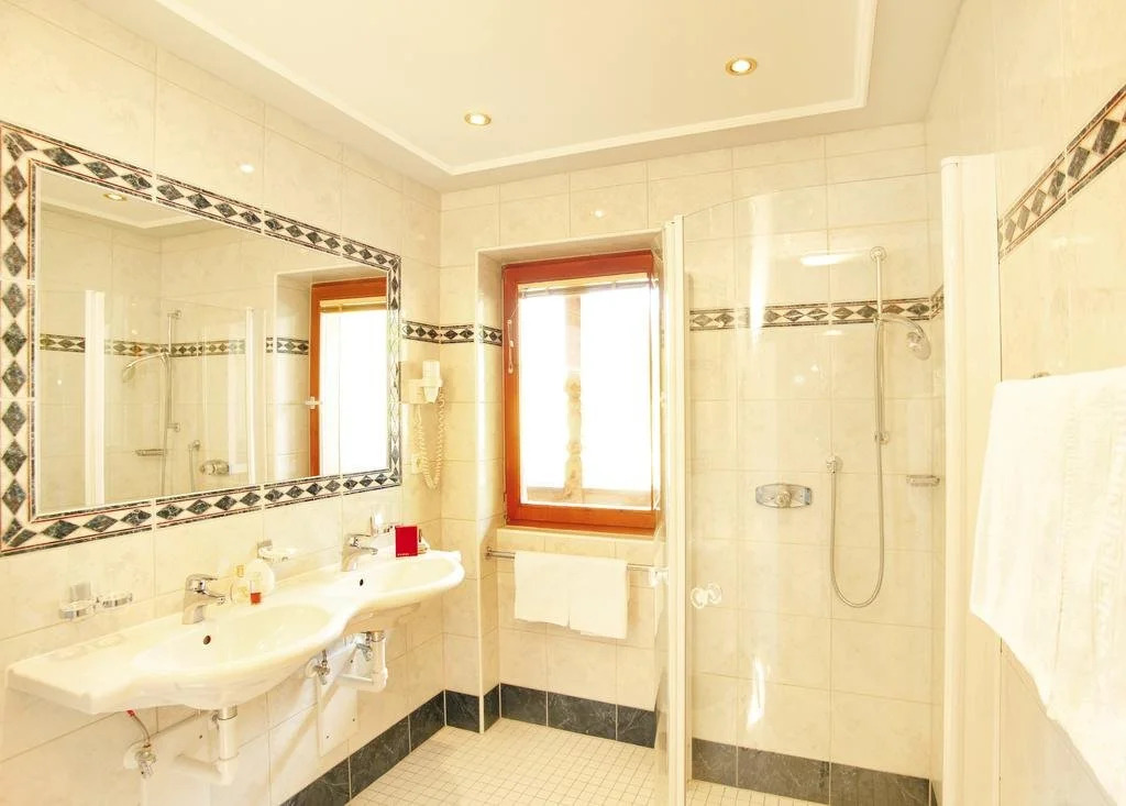 Apparthotel Talhof, Restaurant, Pool und Spa
