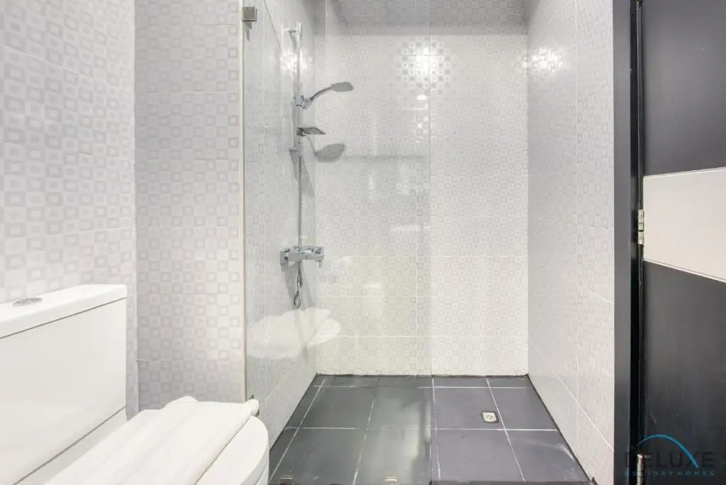 Radiant Studio at Giovanni Boutique Suites DSC by Deluxe Holiday Homes